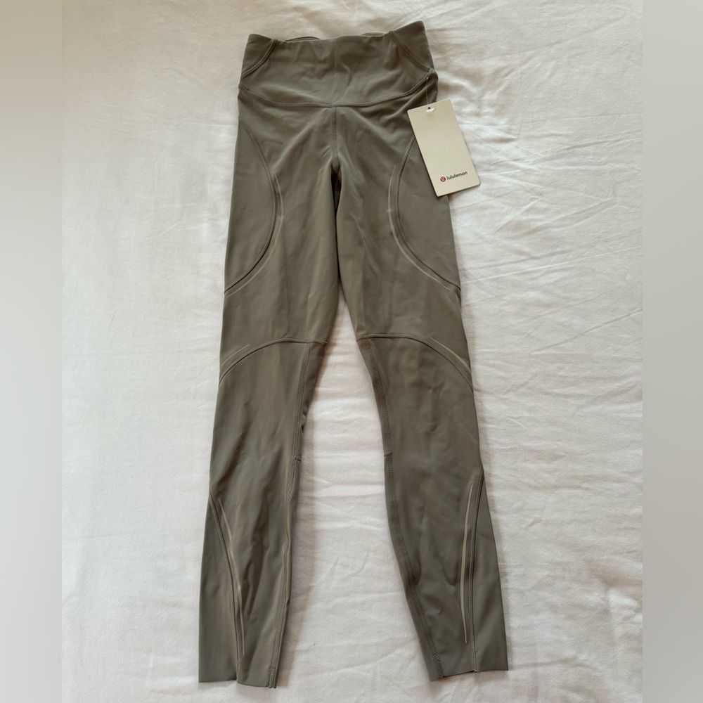 NWT Lululemon Base Pace HR Tight 25” - Picture 1 of 4